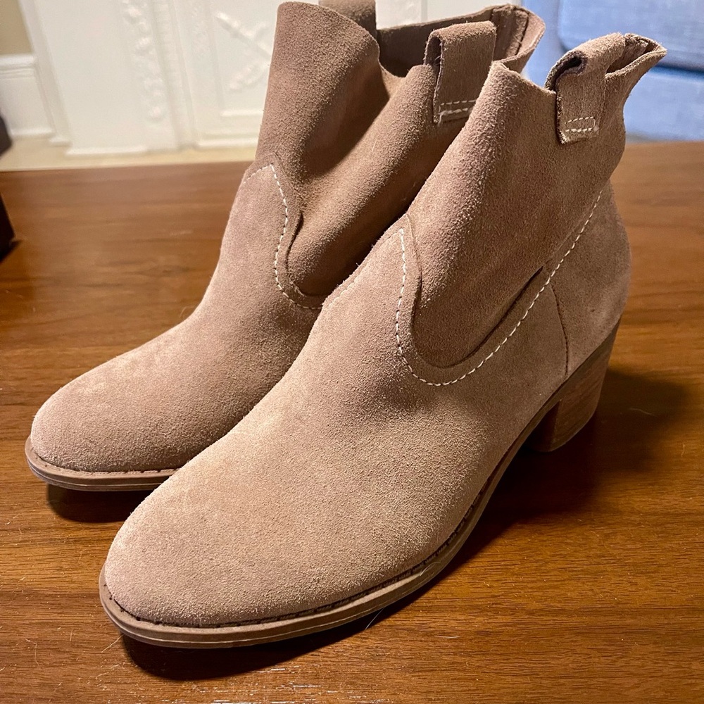 Carlos by Carlos Santana Leighton Tan Suede Ankle Booties